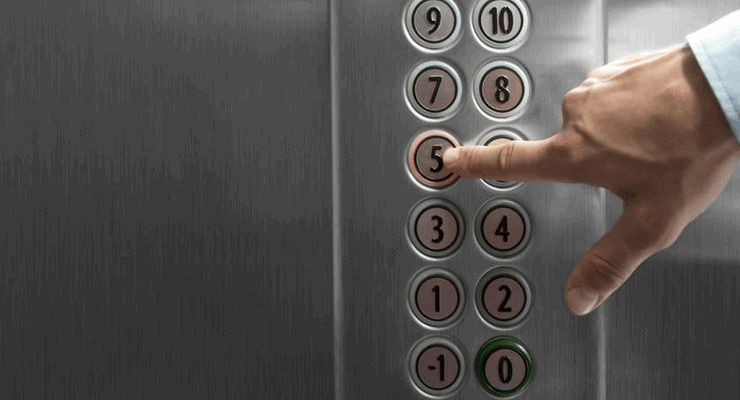 エレベーターの階数ボタンをキャンセルする方法